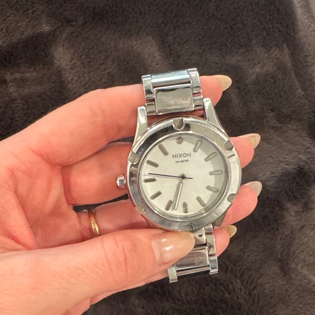 Nixon Metallic Silver Timepiece Nixon Metallic Silver Timepiece